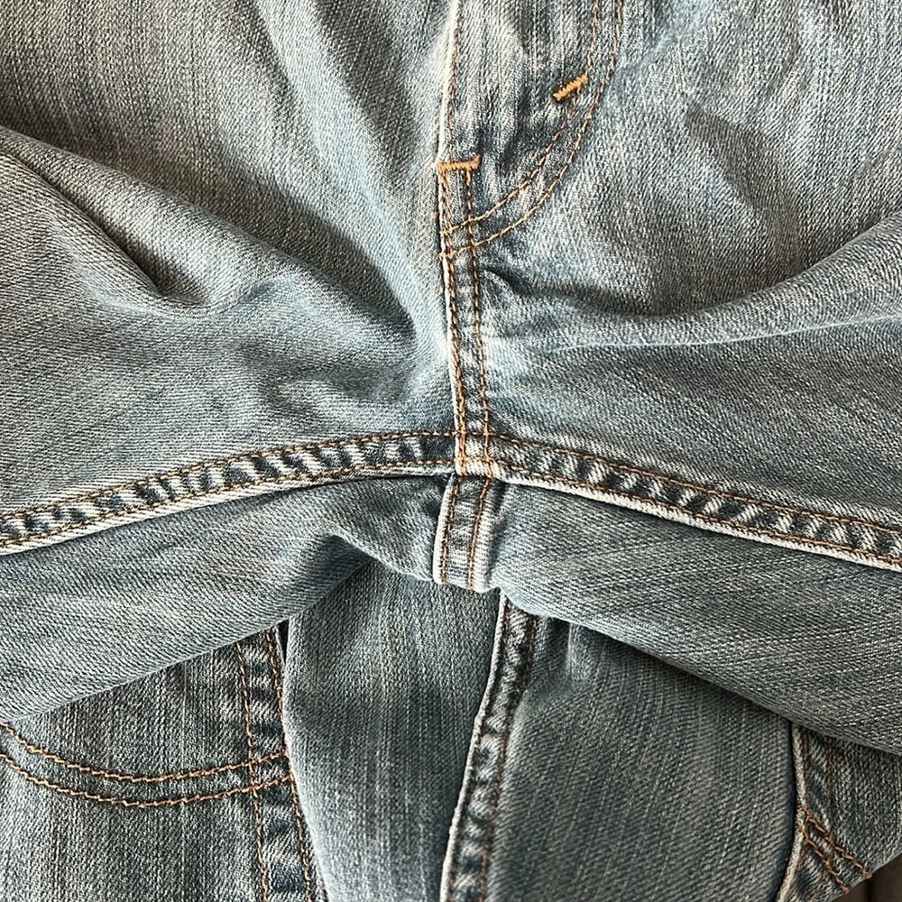 Levi’s 559 Relaxed Straight Leg Cut Off Short Size 42
